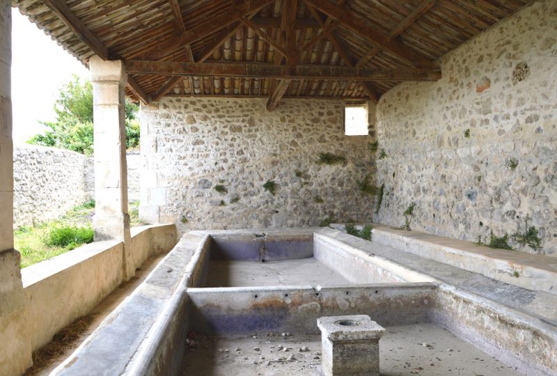 Le Lavoir à La Garde-Adhémar - 1